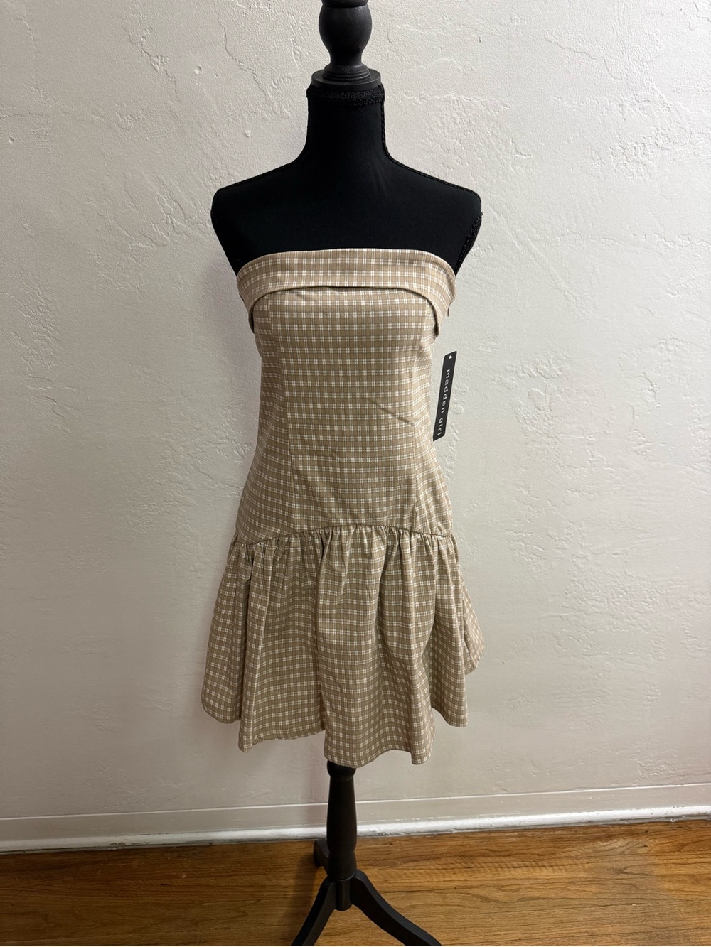 Madden Girl Beige Gingham Strapless Ruffle-Hem Dress